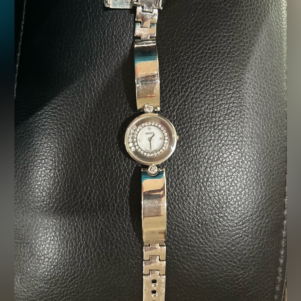 Gucci Silver Bracelet Watch With Crystal Details